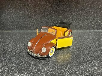 Volkswagen Beetle cabrio 1:18 - 2
