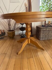 Dřevěný stůl - 2