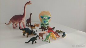 "Dinosauři" plastové figurky a plyšák - 2