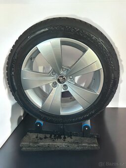 Originální alu kola Škoda 5x112 + zimní 215/55r17 - 2