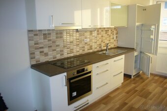 Pronájem bytu Ivančice 1+kk s parkovacím místem - 2