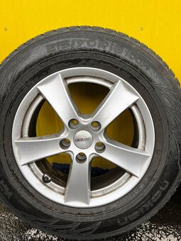 Pneu Nokian 215/70-R16 - 2