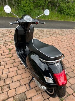 Piaggio Vespa GTS Super 125 - 2