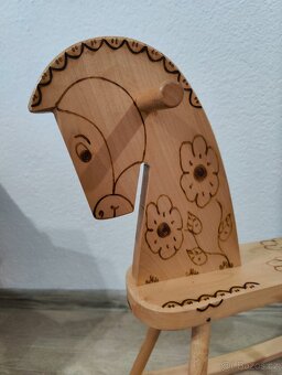 Dřevěný houpací kůň – perfektní stav - 2