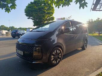 Hyundai Staria Luxury - 2