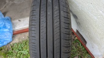 Prodám 4xpneu Dunlop letní 215/60/17 - 2