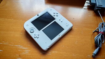 Nintendo 2DS (White & Red) - 2
