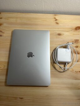 Apple MacBook Pro 2017 256GB i5 8GB RAM - 2