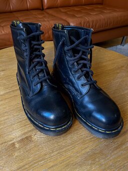 Unikátní Dr. Martens s 9 dírkama - 2