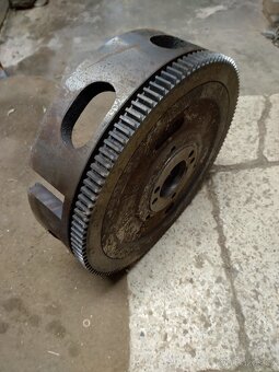 Setrvačník Zetor - 2