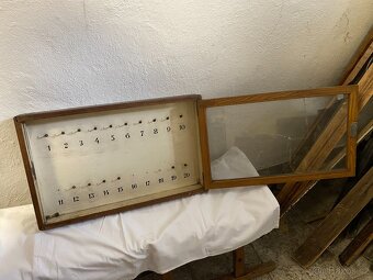 Stará skříňka na klíče - 2