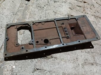 Zetor víko převodovky a přední závěs - 2