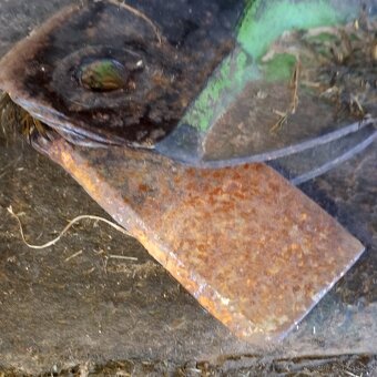 Disková sekačka Krone 285 a zánovní lis John Deere - 2