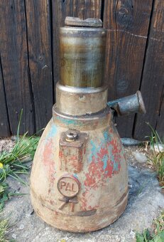 Hever, panenka, zvedák Pal - 2