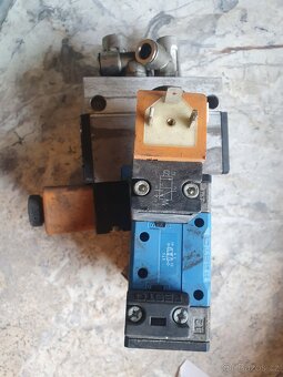 2x pneu ventil Festo - 2