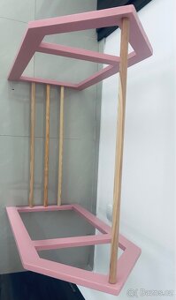 Domečkový dětský věšák pro slečnu - 2