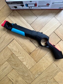 Nintendo Switch + hra + příslušenství - 2