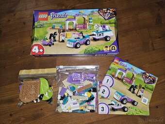 Lego Friends 41441 Auto s přívěsem a výcvik koníka - 2