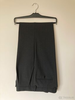 Pánský tmavě šedý oblek s vestou, zn. Blažek, vel.106 - 2