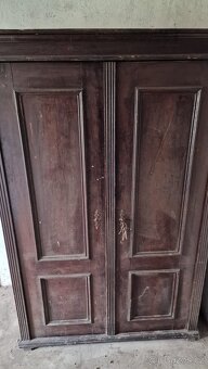 Starožitná skříň - 2