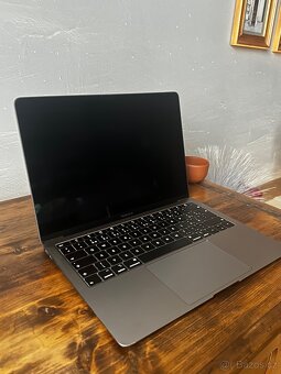 MacBook Air 13" Space Gray - 2