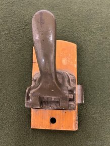 retro děrovačka - 2