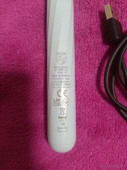 Holicí strojek Philips one blade - 2