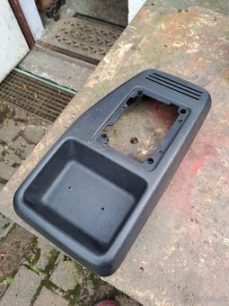 Středový panel Escort MK4 - 2