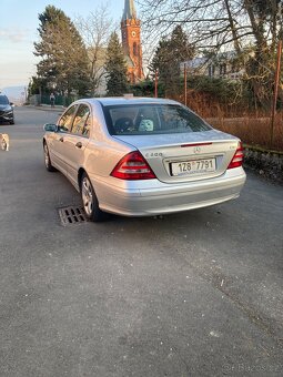 Mercedes Benz w203 c200 - 2