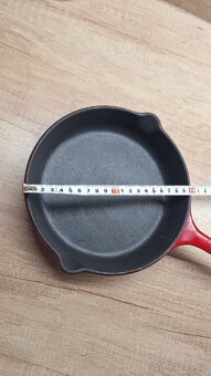 Litinová pánev 20 cm - 2