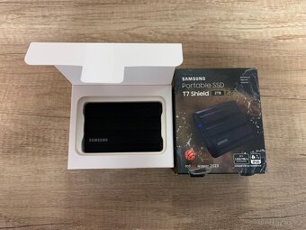 Samsung Portable SSD T7 Shield 2TB nový pouze rozbalený - 2