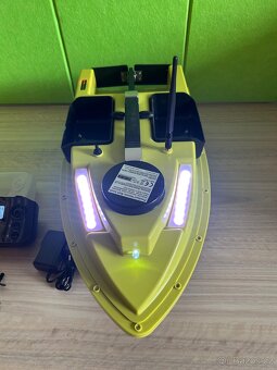 Zavážecí lodička s GPS a čtyřmi komory 12000mAh - 2