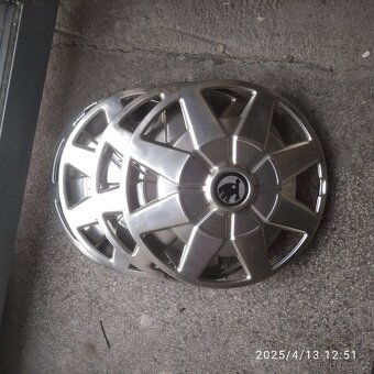 Nová sada poklic např. Škoda Lada Fiat Ford Renault aj.13" - 2