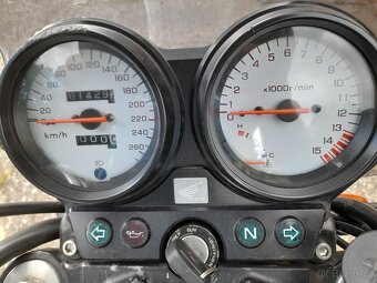 Honda hornet - 2
