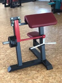 Stroje na biceps, scotova lavice - 2