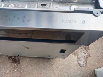 Prodám VESTAVNOU dig.myčku zn.WHIRLPOOL-ZDARMA DOVEZU-- - 2