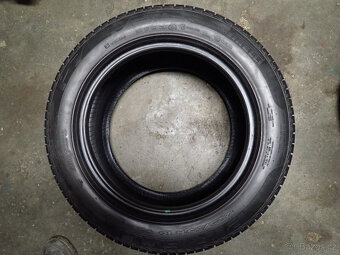 pneu 225/55 R16 - 2