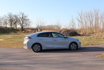 Hyundai IONIQ PHEV Plug-in Hybrid - 2