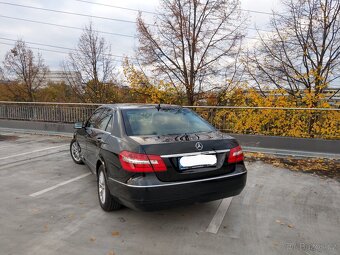 Mercedes Benz E 220 Blue Efficiency - 2