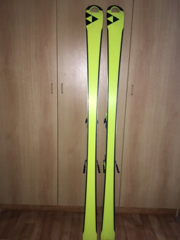 Prodám závodní slalomovélyže Fischer - 2