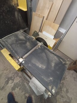 stolni pila Aritma 220v se srovnavackou - 2