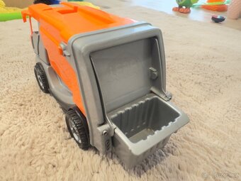 Popelářské auto s řidičem - 2