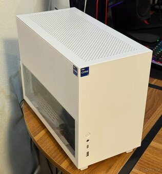 i9 11900k, RTX 2080 Ti, 32GB DDR4, 1TB M2 - 2