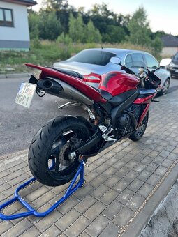 Yamaha r1 - 2