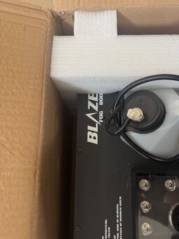 BeamZ BLAZE800 Vertikální výrobník mlhy 12x4W 4in1 LED - 2