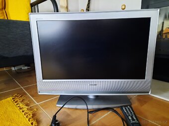 SONY Bravia KDL-26S2020 LCD televize 26"/66cm - 2
