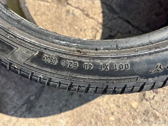 Pirelli 225/40 ZR18 - 2