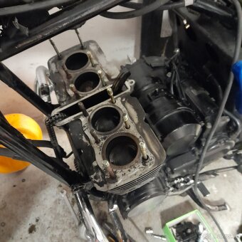 Hlavy motoru yamaha xj 650 4K0 - 2