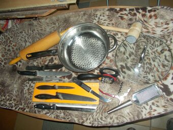 Pánev a kuchyňské potřeby - 2