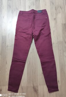 DÁMSKÉ KALHOTY ORSAY VÍNOVÉ VELIKOST 38 - 2